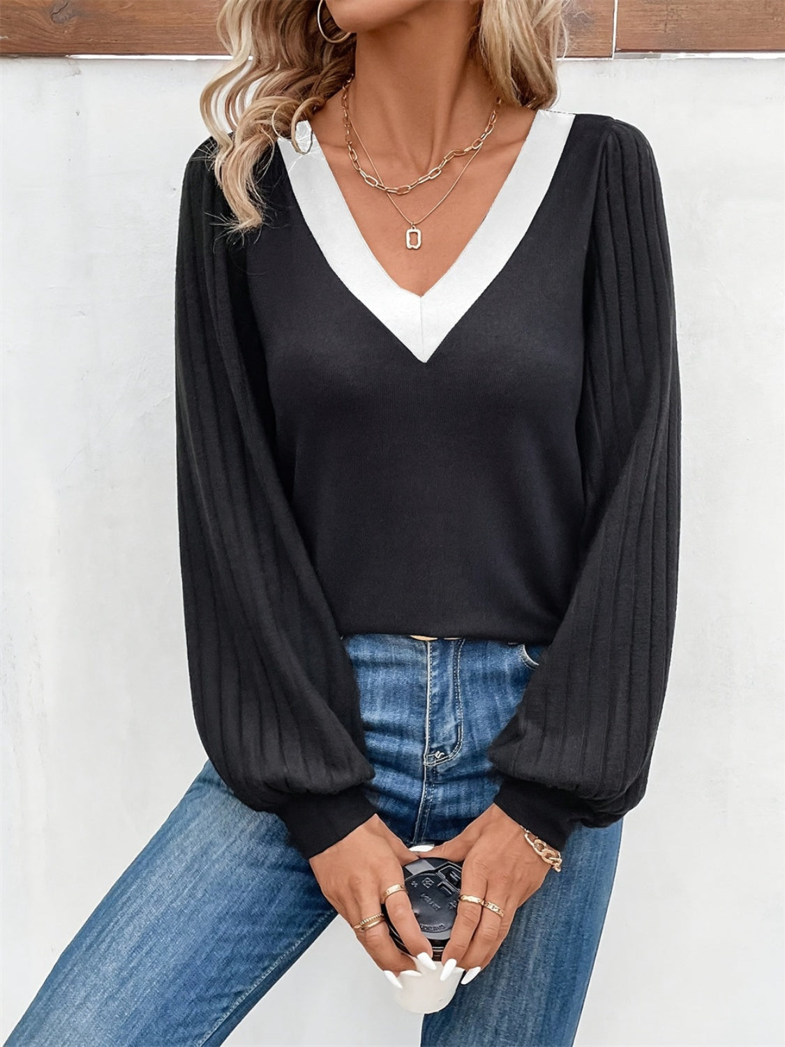 Contrast V-Neck Long Sleeve T-Shirt