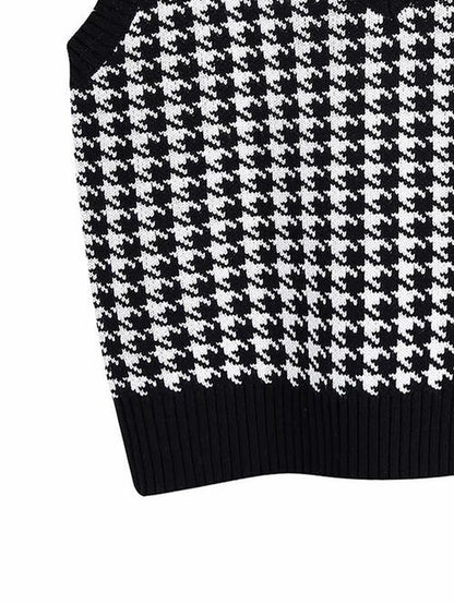 Houndstooth V-Neck Sweater Vet